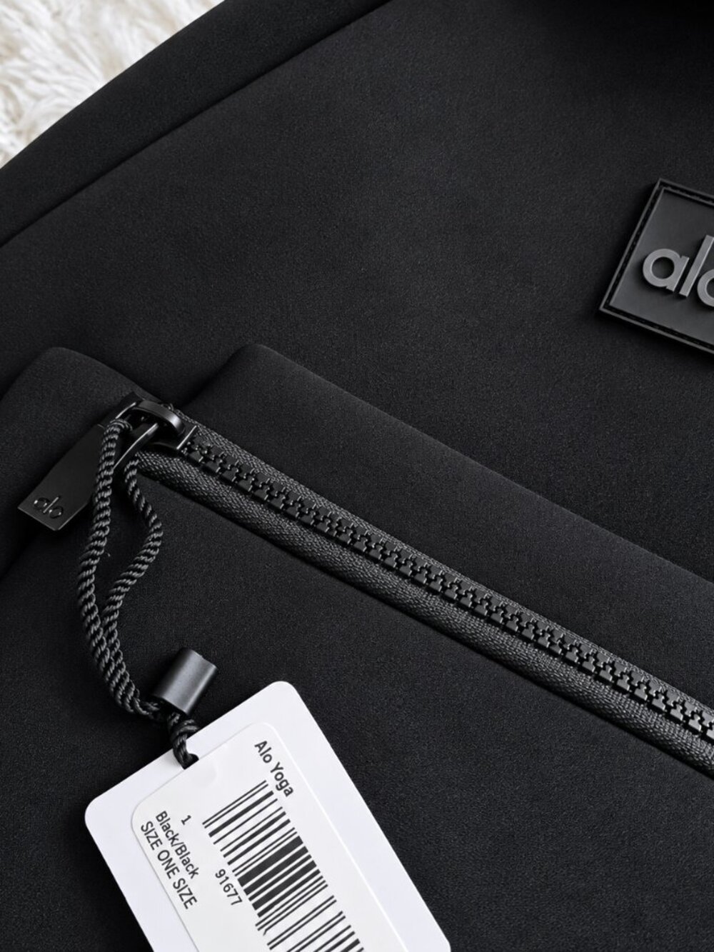 Alo Yoga Stow Backpack Black NWT Sold Out $328 - Picture 6 of 11